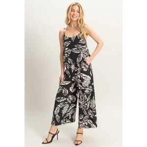 201 -  Black and White Leaf Print Pant Set